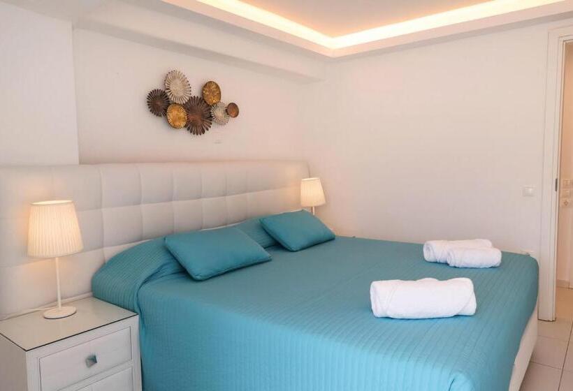 וילה עם חדר שינה אחד ובריכת שחיה, Adikri Villas & Suites