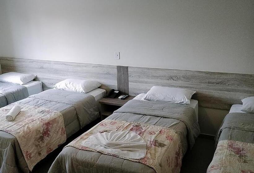 Cameră Cvadruplă Standard, Biton