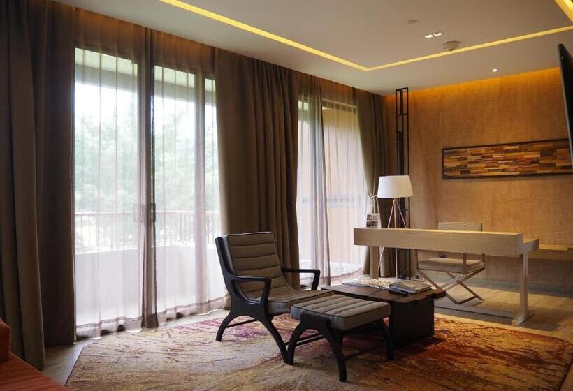 جناح, Dusitd2 Khao Yai