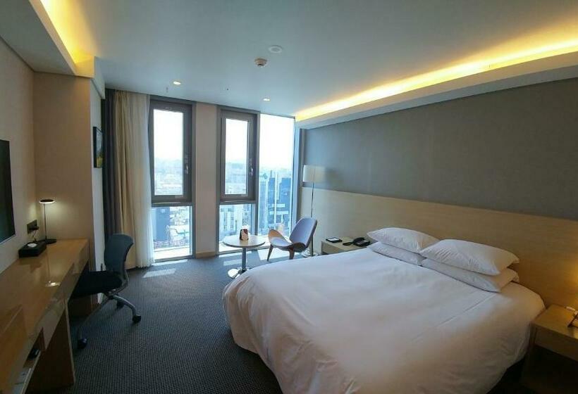 スタンダードシティビュールーム, Regent Marine The Blue