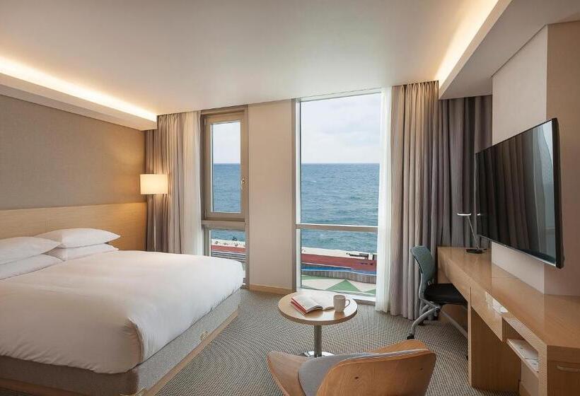 オーシャンビューデラックスルーム, Regent Marine The Blue