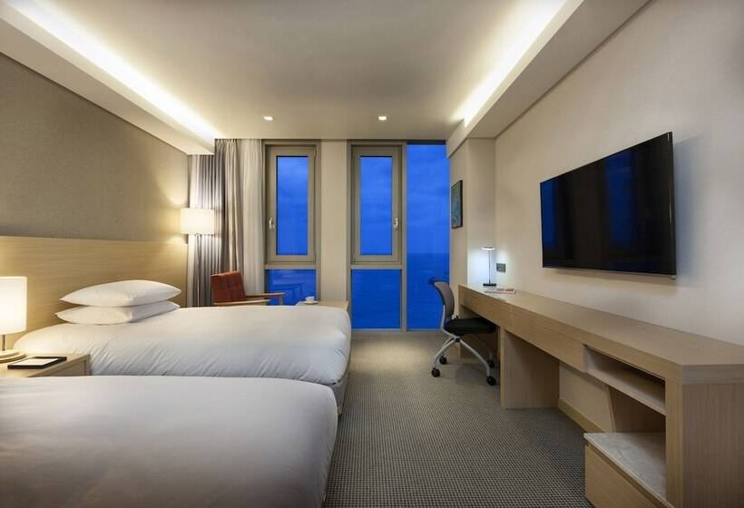 オーシャンビュースーペリアールーム, Regent Marine The Blue