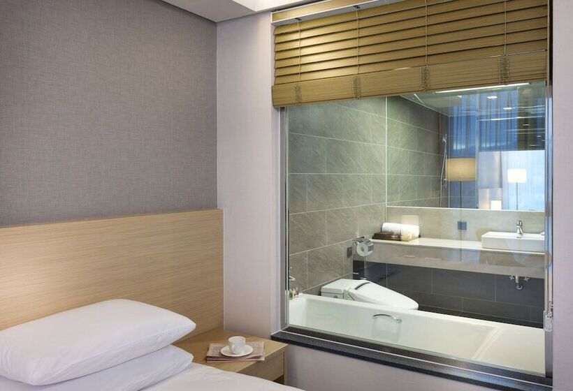 オーシャンビュースーペリアールーム, Regent Marine The Blue