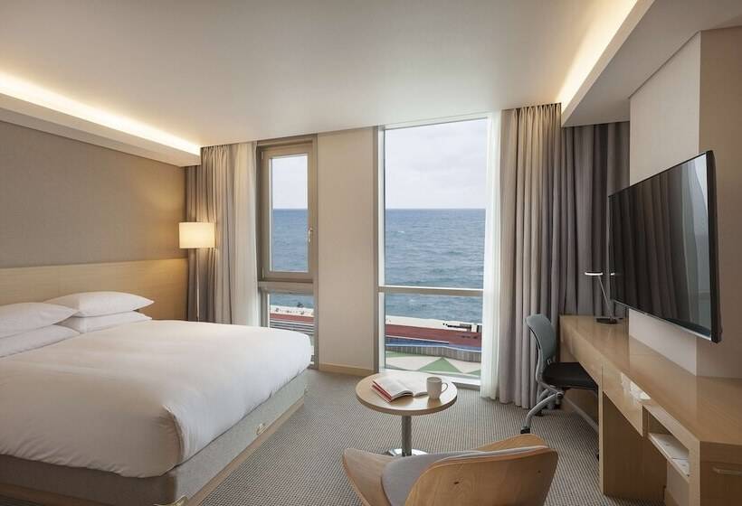 オーシャンビューデラックスルーム, Regent Marine The Blue