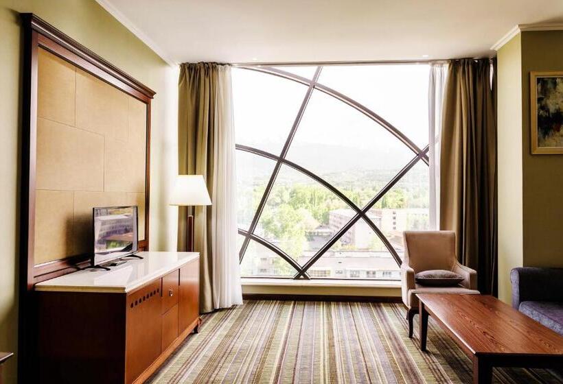 اتاق لوکس, Shera Inn