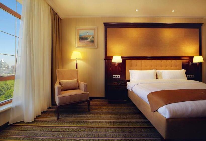 سوئیت با تخت بزرگ, Shera Inn