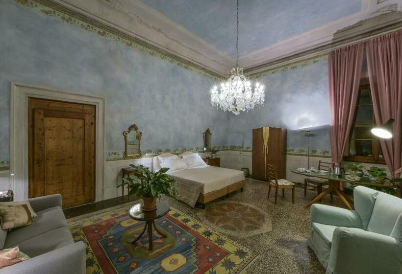 سوییت, Torre Dei Lari Residenza D Epoca