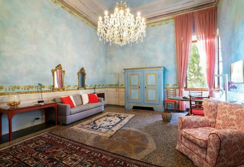 سوییت, Torre Dei Lari Residenza D Epoca