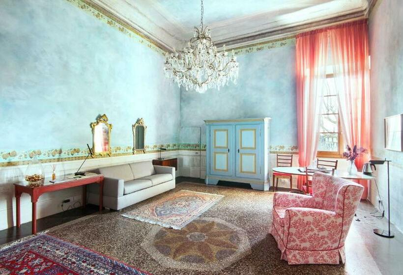 سوییت, Torre Dei Lari Residenza D Epoca