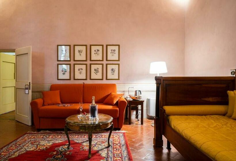 سوییت خانوادگی, Torre Dei Lari Residenza D Epoca