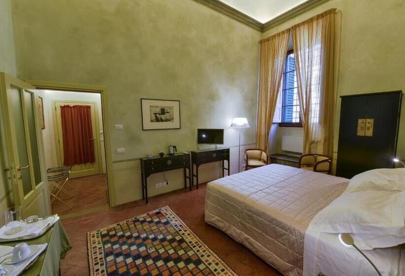 اتاق لوکس, Torre Dei Lari Residenza D Epoca