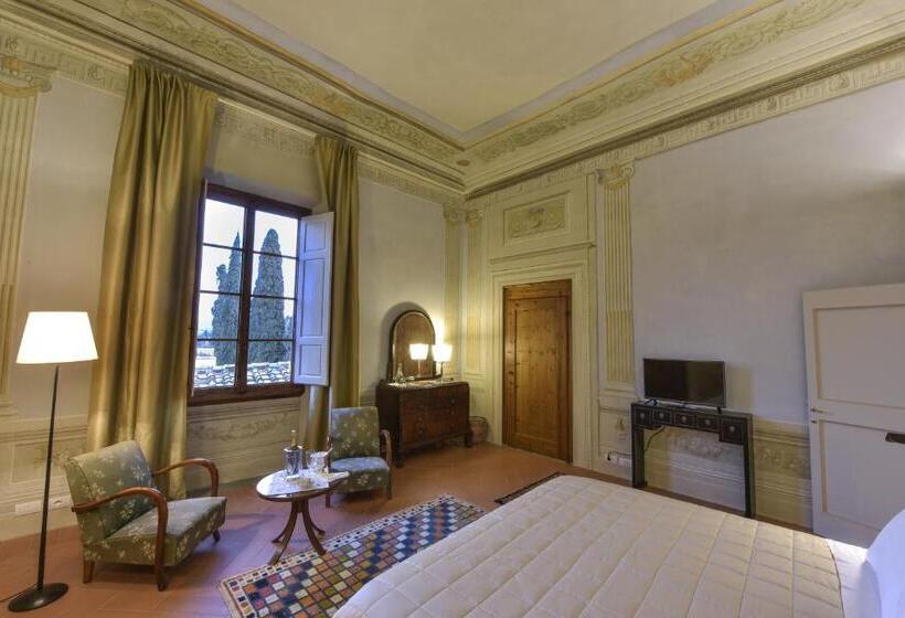 اتاق لوکس, Torre Dei Lari Residenza D Epoca