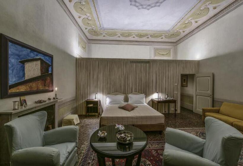 سوییت جونیور, Torre Dei Lari Residenza D Epoca