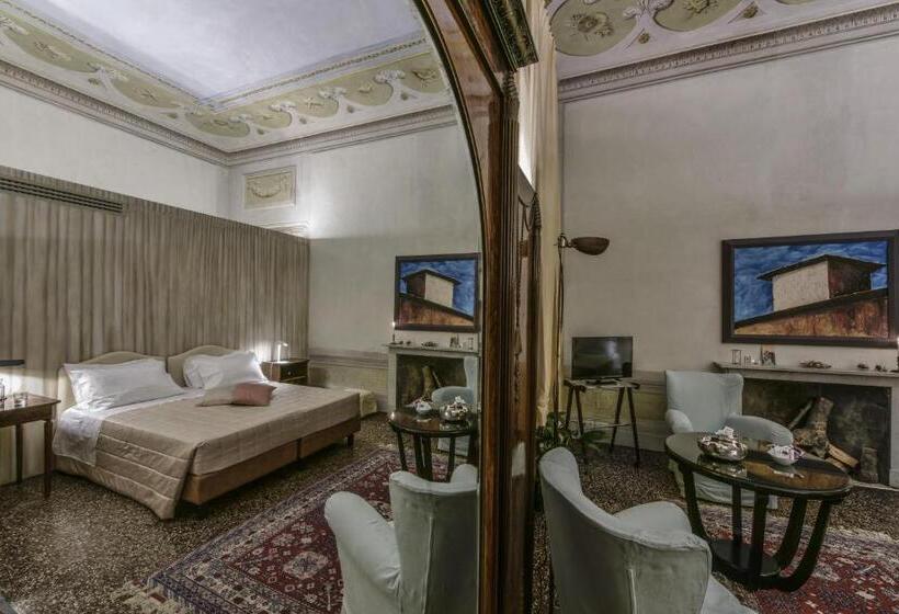 سوییت جونیور, Torre Dei Lari Residenza D Epoca