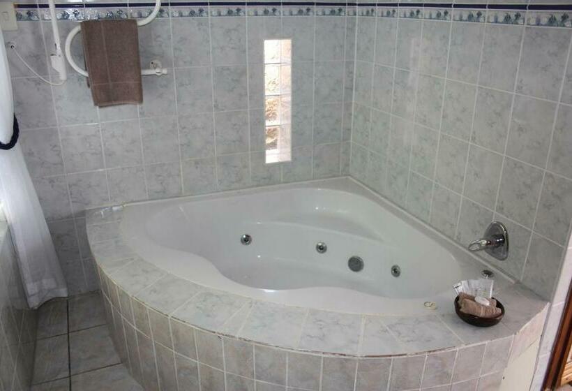 标准工作室, Cloverleigh Guest House