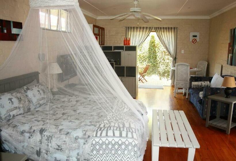 Студия Стандарт, Cloverleigh Guest House