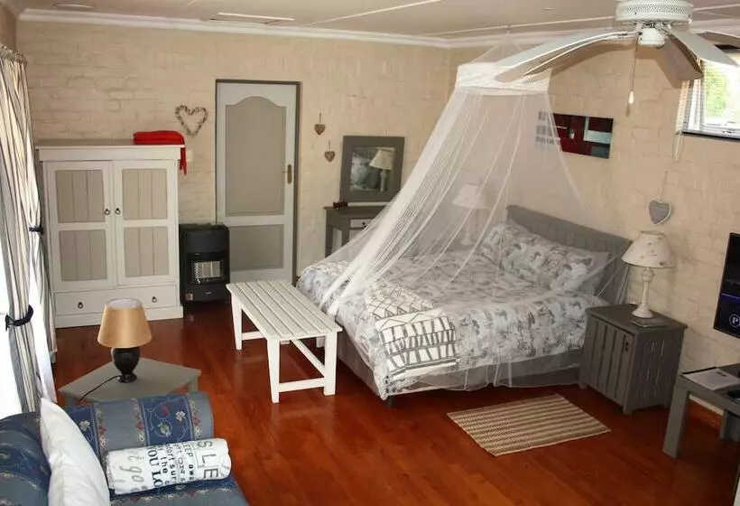 Standard-studio Puutarhanäkymä, Cloverleigh Guest House