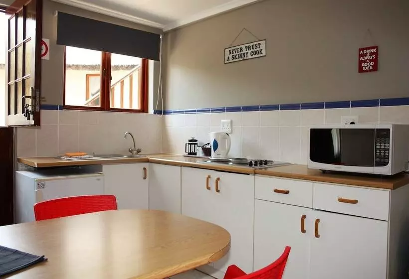 Huoneisto 2 Makuuhuonetta, Cloverleigh Guest House