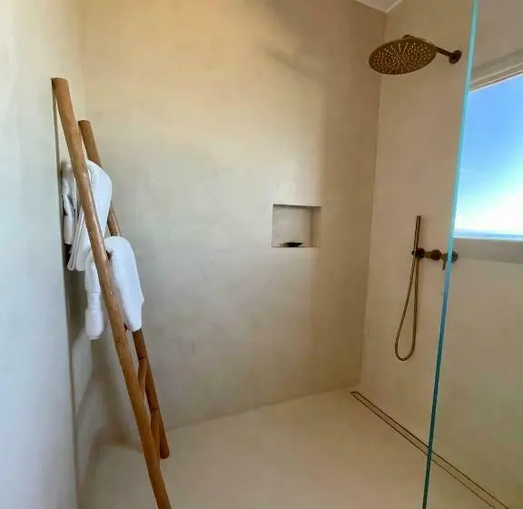 اتاق سوپریور, Maison Ylang Dive Center