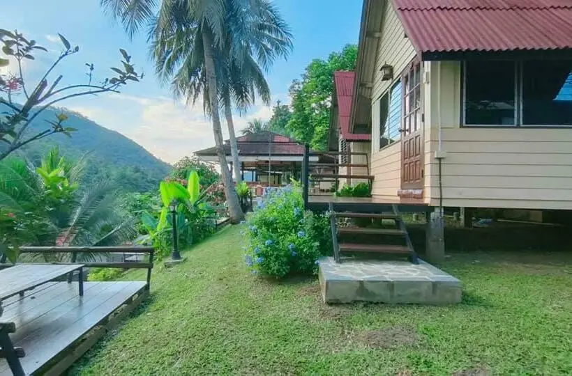 オーシャンビューのスタンダードバンガロー, Lake Hill Resort Kanchanaburi