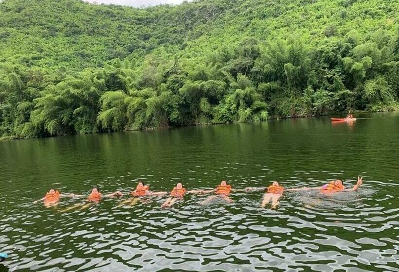 بنجلو قياسى مطل على البحر, Lake Hill Resort Kanchanaburi