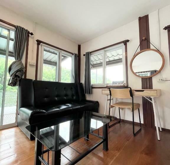 استوديو قياسي مطل على البحيرة, Lake Hill Resort Kanchanaburi