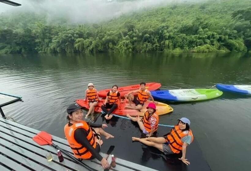 استوديو قياسي مطل على البحيرة, Lake Hill Resort Kanchanaburi