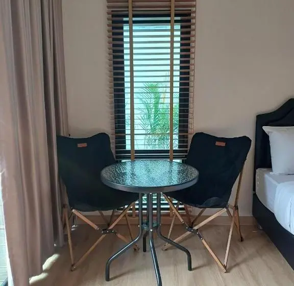 キングサイズベッドのデラックスルーム, Lake Hill Resort Kanchanaburi