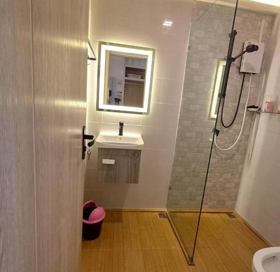 غرفة ديلوكس سرير كينج, Lake Hill Resort Kanchanaburi