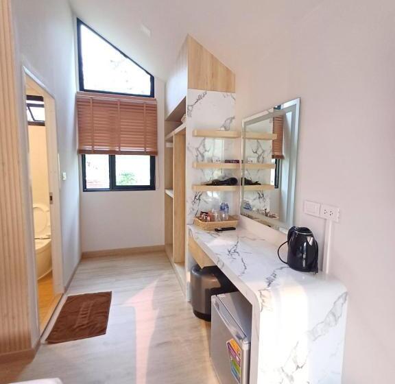 غرفة ديلوكس سرير كينج, Lake Hill Resort Kanchanaburi