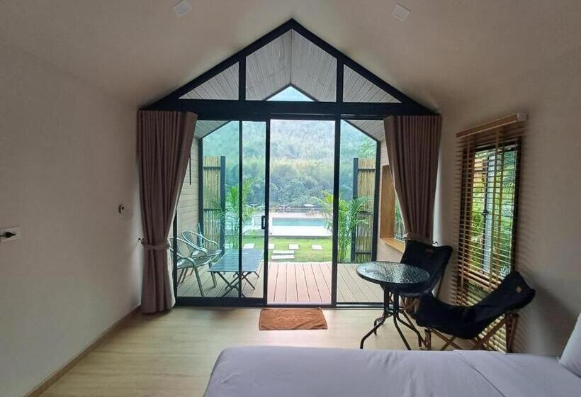 Номер Deluxe Кровать Кинг, Lake Hill Resort Kanchanaburi