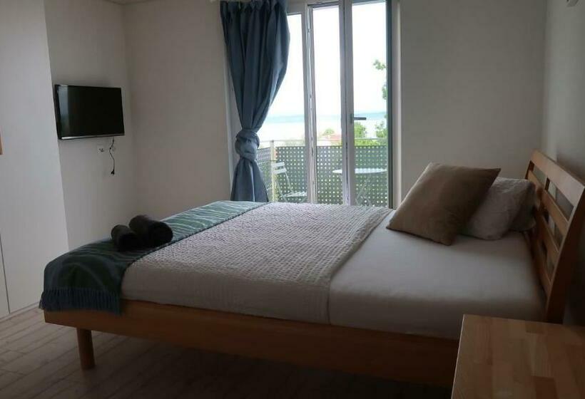 חדר סטנדרט נוף לים עם מרפסת, Mbar