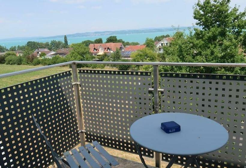 חדר סטנדרט נוף לים עם מרפסת, Mbar