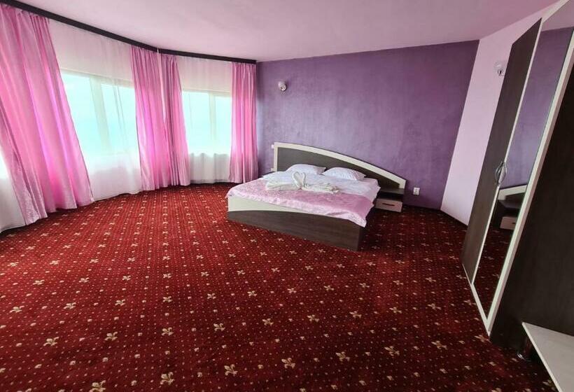 Номер Deluxe, Carmina