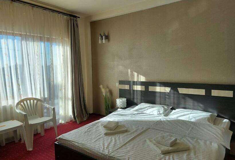 Номер Deluxe, Carmina