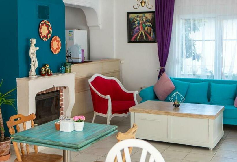 패밀리 룸, Olya Boutique