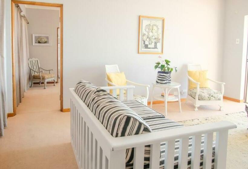 Deluxe Suite Sea View, A View At Kingfisher Port Alfred Guest Accommodation