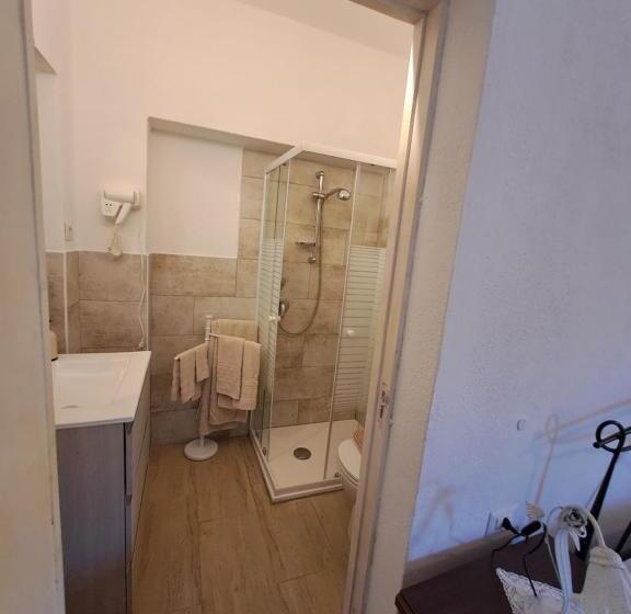 标准间, B&b Li Salcuneddi