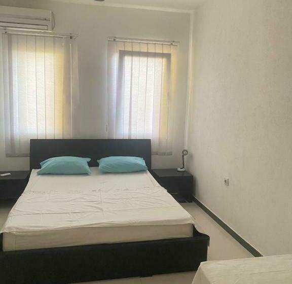 اتاق استاندارد, Denis Apartment