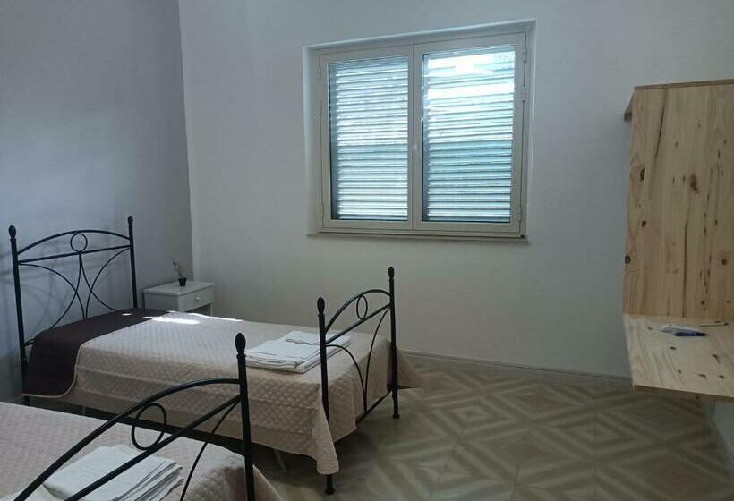 בית, 2 חדרי שינה, Petraleuka