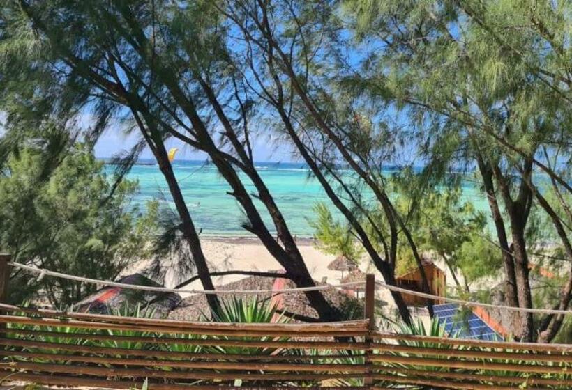 بانگلوی استاندارد با چشمانداز دریا, Madakitecamp