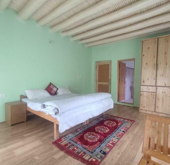 经济房, Streamlet Homestay