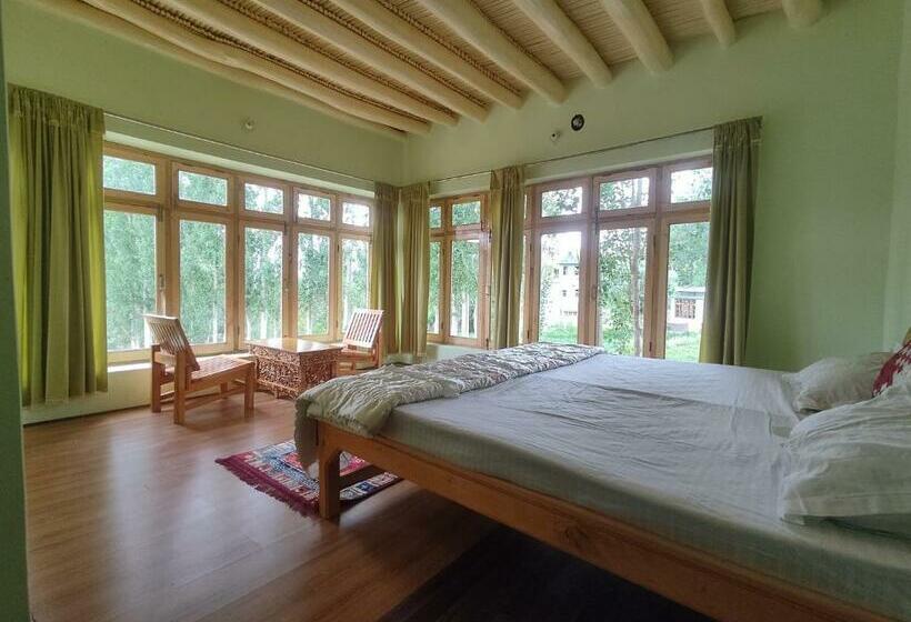 اتاق استاندارد با چشم‌انداز باغ, Streamlet Homestay