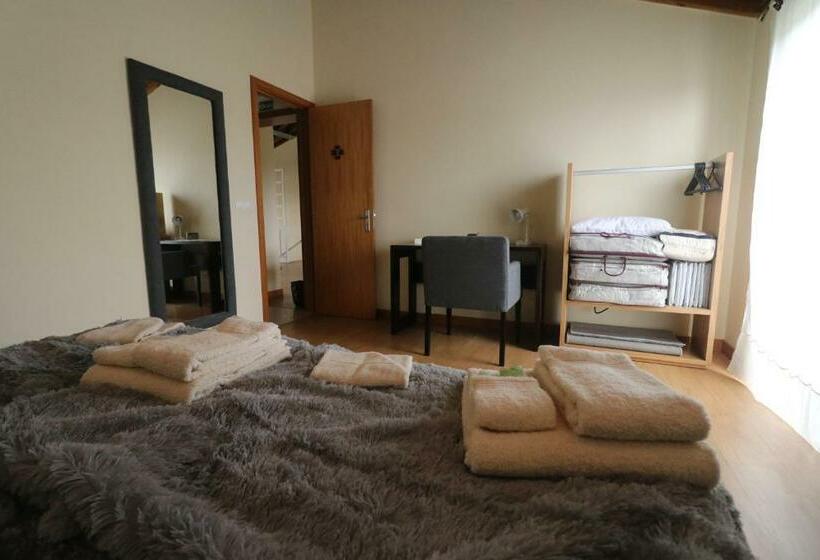 غرفة قياسية, West Spring House