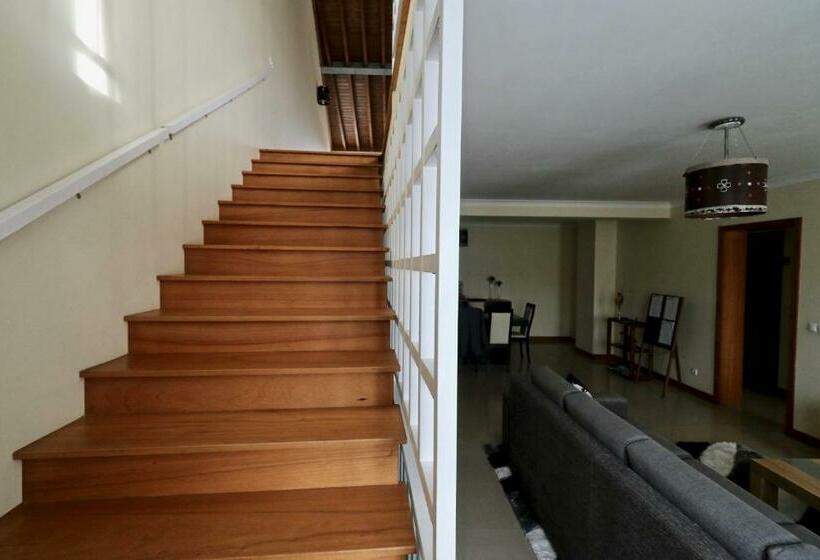 جناح, West Spring House