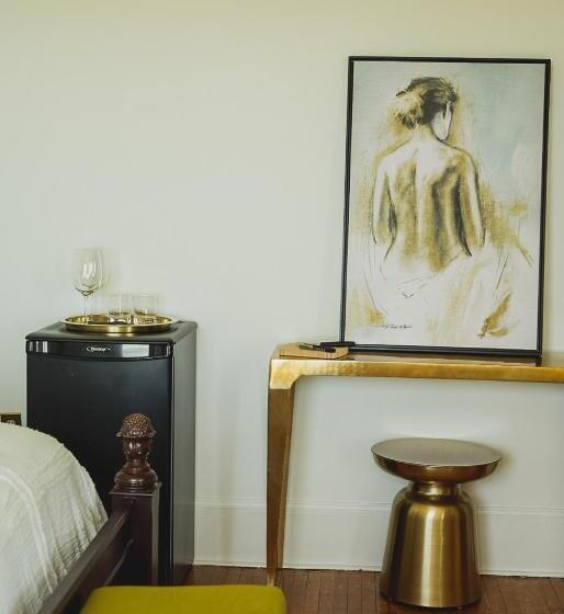 스탠다드 룸 킹사이즈 침대, Bellview Luxury Suites