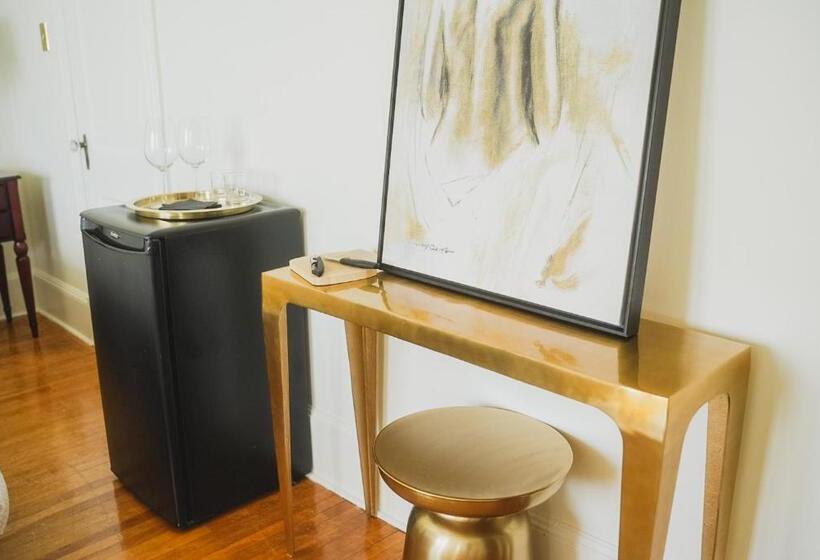 스탠다드 룸 킹사이즈 침대, Bellview Luxury Suites