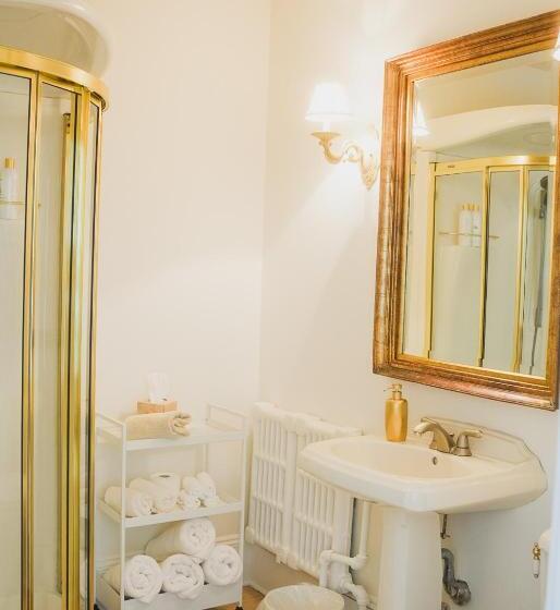 스탠다드 룸 킹사이즈 침대, Bellview Luxury Suites