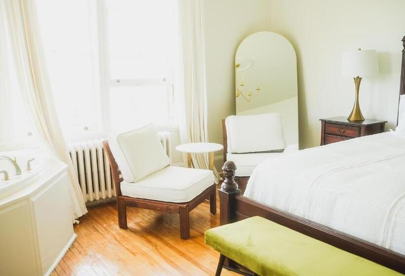 스탠다드 룸 킹사이즈 침대, Bellview Luxury Suites