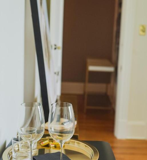 스탠다드 룸 킹사이즈 침대, Bellview Luxury Suites